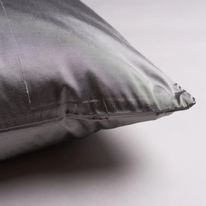 Linum SILK Kissenhülle - 40x40 Cm - Light Grey G15 2 Linum SILK Kissenhülle - 40x40 Cm - Light Grey G15 – Bild 2