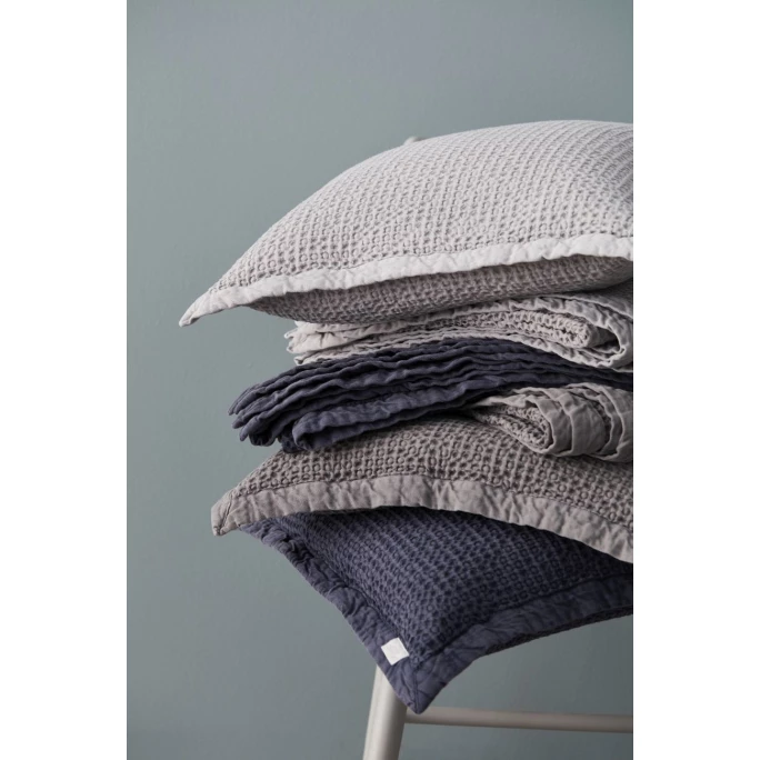 Grand Design Waffle Kissenhülle - 50x50 Cm - Dark Grey 2 Grand Design Waffle Kissenhülle - 50x50 Cm - Dark Grey – Bild 2