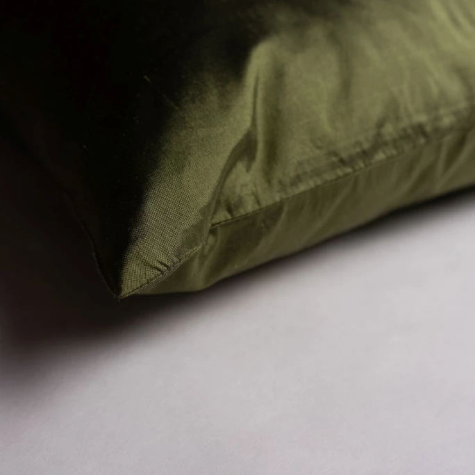 Linum SILK Kissenhülle - 40x40 Cm - Moss Green A18 2 Linum SILK Kissenhülle - 40x40 Cm - Moss Green A18 – Bild 2