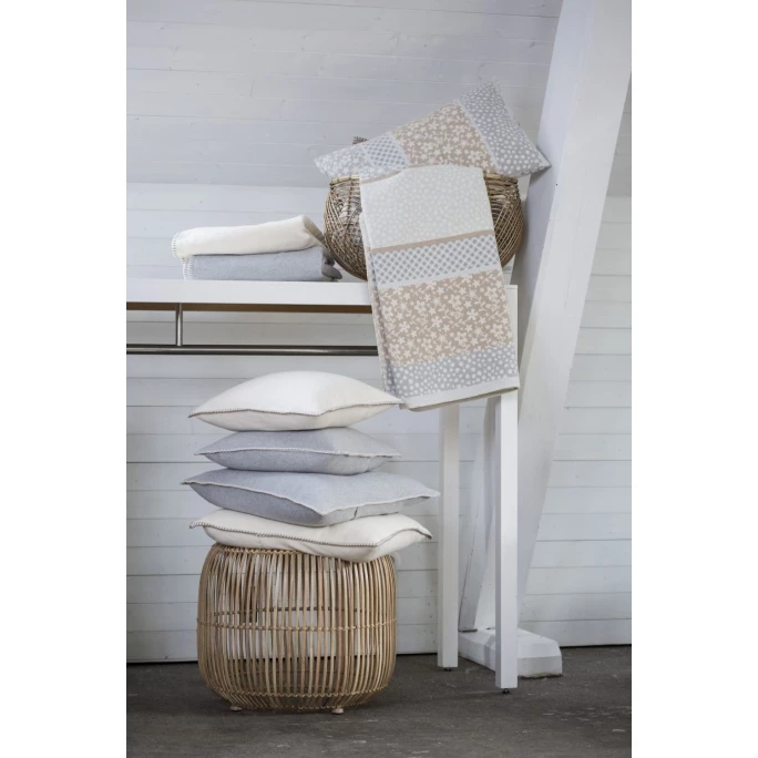 David Fussenegger SYLT Kissenhülle Uni Mit Zierstich - 40x40 Cm - Rohweiß 2 David Fussenegger SYLT Kissenhülle Uni Mit Zierstich - 40x40 Cm - Rohweiß – Bild 2